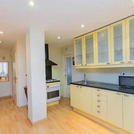 Eixample Dret Corsega Roger Lluria By Interhome