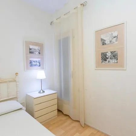 Eixample Dret Corsega Roger Lluria By Interhome *
