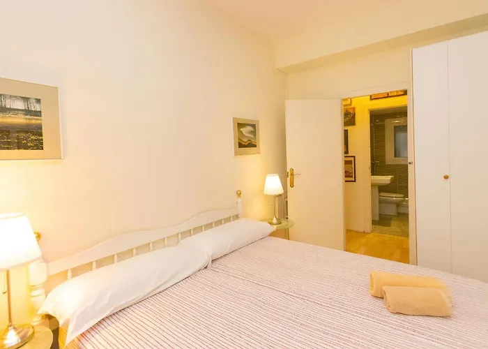 Eixample Dret Corsega Roger Lluria By Interhome
