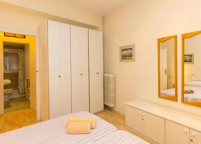 Eixample Dret Corsega Roger Lluria By Interhome Appartamento Barcellona